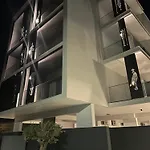 Nesseus Lux - Near Unic&euc *