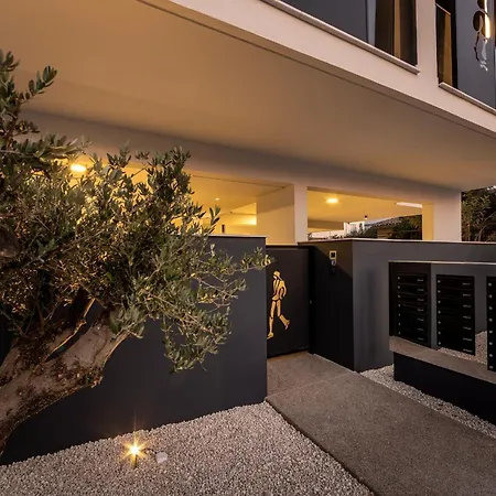 Nesseus Lux - Near Unic&euc Appartement *