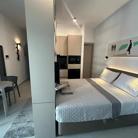 Nesseus Lux - Near Unic&euc * Agios Dhometios