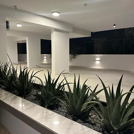 Nesseus Lux - Near Unic & Euc Apartamento Agios Dhometios