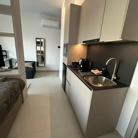 Nesseus Lux - Near Unic & Euc * Agios Dhometios