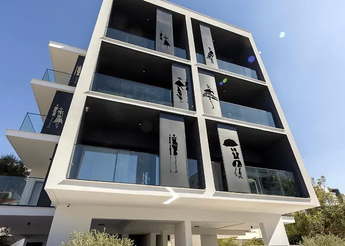 Nesseus Lux - Near Unic & Euc *