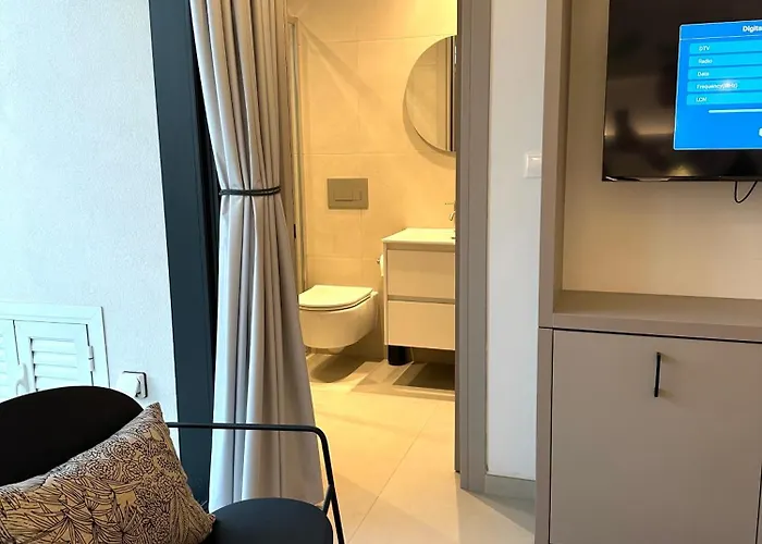 Nesseus Lux - Near Unic & Euc *