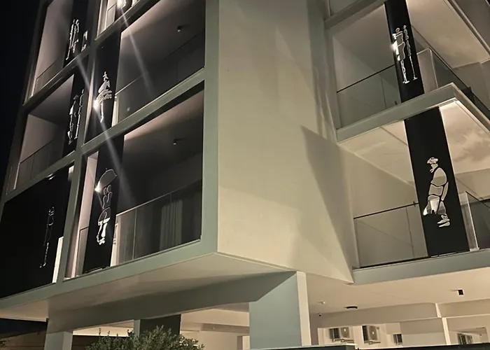 Nesseus Lux - Near Unic & Euc *