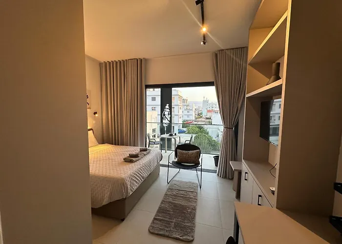 Nesseus Lux - Near Unic & Euc *