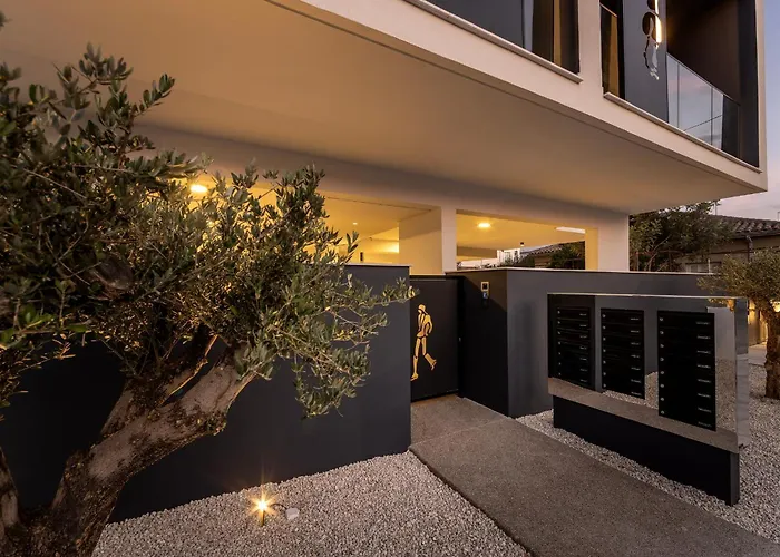 Nesseus Lux - Near Unic & Euc Apartamento *