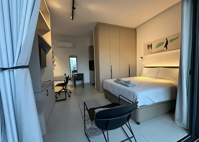 Nesseus Lux - Near Unic & Euc * Agios Dhometios