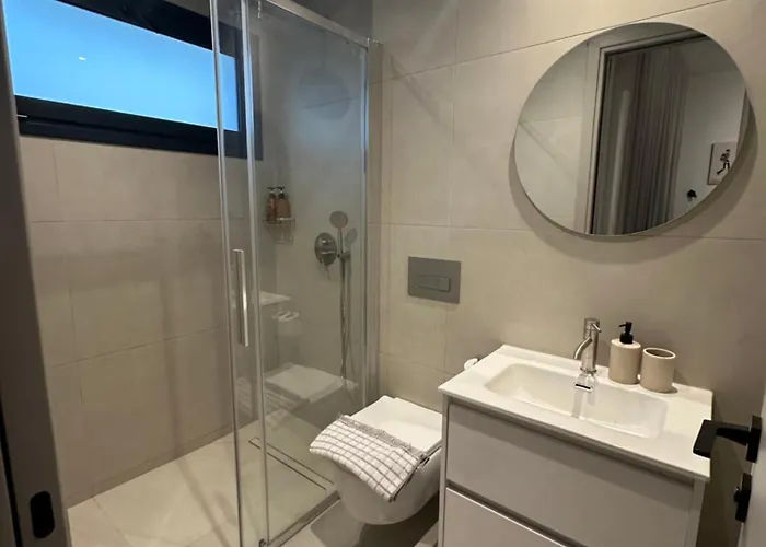 Nesseus Lux - Near Unic & Euc Apartamento Agios Dhometios