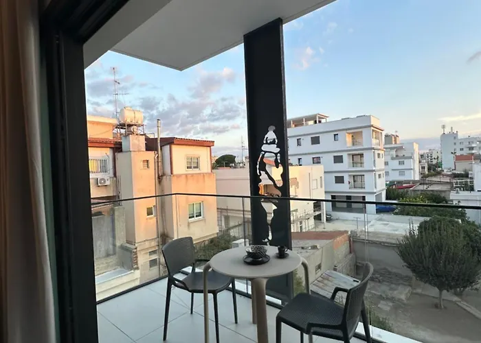 Nesseus Lux - Near Unic & Euc Apartamento